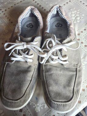 Clarks Cloudsteppers Men’s Size 11 Khaki Comfort Casual Shoes Lightweight Slipon